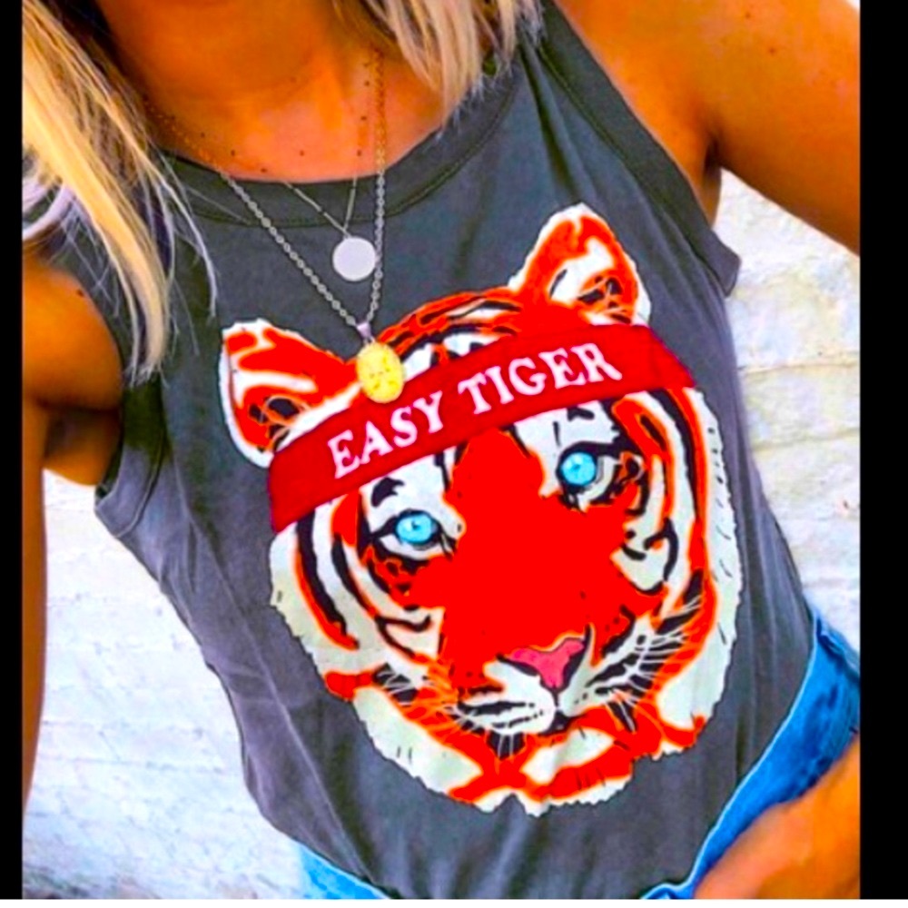 🐅 EASY TIGER 🐅 Blue 👀 With asymmetrical Curd Bottom of Tank Top